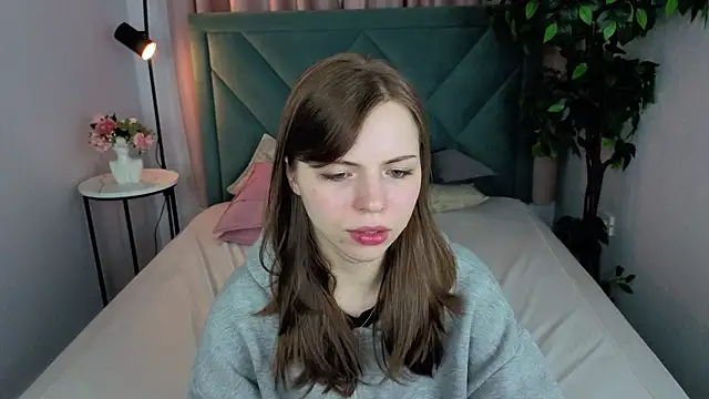 Snapshot of LesleySky chatting on 02-28-26, 07:24 LesleySky online show from 02-28-26, 07:24