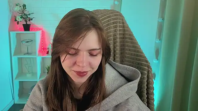 Snapshot of LesleySky chatting on 03-04-26, 05:04 LesleySky online show from 03-04-26, 05:04