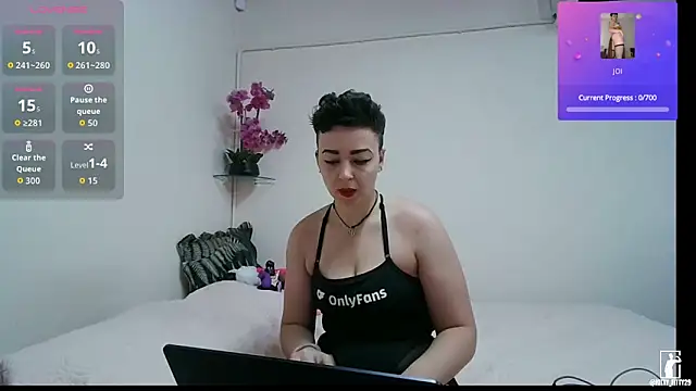 Snapshot of kittyfitty29 chatting on 05-04-26, 11:29 kittyfitty29 online show from 05-04-26, 11:29