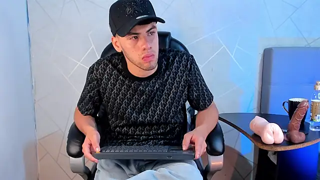 Milo Thompson online show from 03-30-26, 04:14