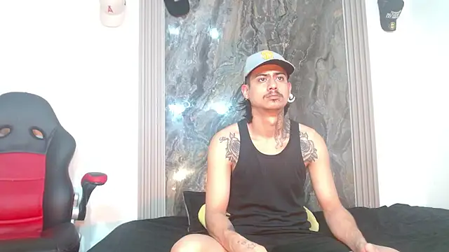 Snapshot of Damian-and-Camerum chatting on 04-22-26, 03:24 Damian-and-Camerum online show from 04-22-26, 03:24