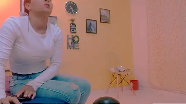 sexiempoderada18 online show from 04-04-26, 02:01