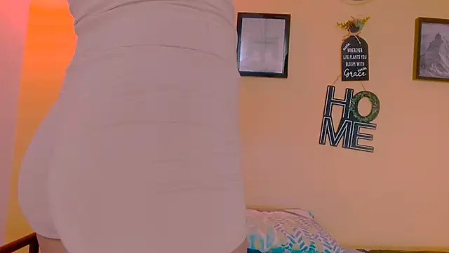 Snapshot of sexiempoderada18 chatting on 02-13-26, 01:22 sexiempoderada18 online show from 02-13-26, 01:22