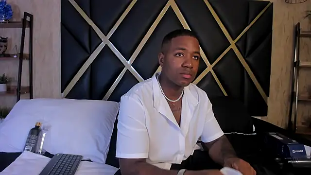 Snapshot of LuccianoDaytona chatting on 03-02-26, 07:54 LuccianoDaytona online show from 03-02-26, 07:54