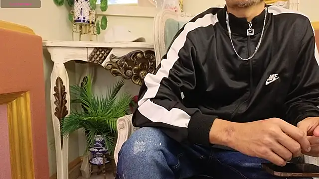 Snapshot of ItsZairen chatting on 02-28-26, 04:12 ItsZairen online show from 02-28-26, 04:12