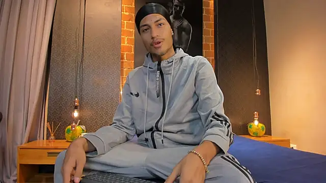 Snapshot of ItsZairen chatting on 02-09-26, 03:48 ItsZairen online show from 02-09-26, 03:48