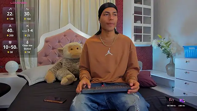 Snapshot of ItsZairen chatting on 02-27-26, 04:01 ItsZairen online show from 02-27-26, 04:01