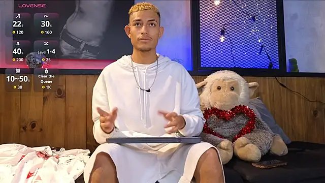 Snapshot of ItsZairen chatting on 02-15-26, 04:46 ItsZairen online show from 02-15-26, 04:46