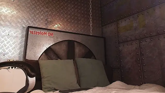 Snapshot of ItsZairen chatting on 02-12-26, 03:50 ItsZairen online show from 02-12-26, 03:50