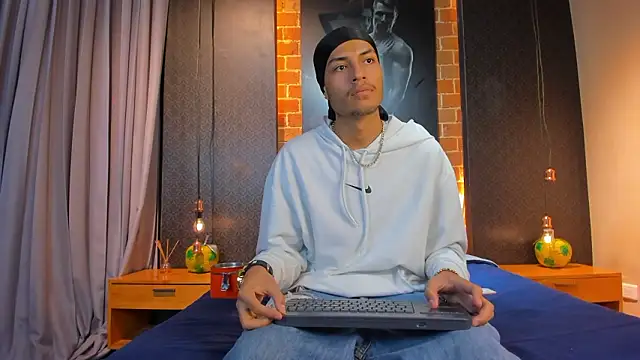 Snapshot of ItsZairen chatting on 02-08-26, 03:48 ItsZairen online show from 02-08-26, 03:48