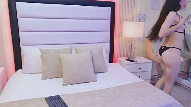 Snapshot of LaurenHazell chatting on 02-11-26, 04:12 LaurenHazell online show from 02-11-26, 04:12