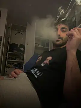 Snapshot of elia2711 chatting on 02-19-26, 02:41 elia2711 online show from 02-19-26, 02:41