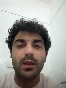 Snapshot of elia2711 chatting on 02-28-26, 03:55 elia2711 online show from 02-28-26, 03:55