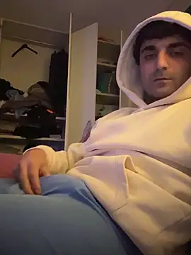 Snapshot of elia2711 chatting on 02-07-26, 04:09 elia2711 online show from 02-07-26, 04:09