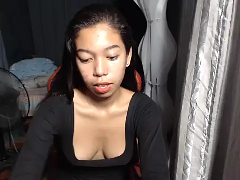 urgirlyflor online show from 03-24-26, 01:11