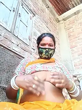 Snapshot of Kirti_sacsena chatting on 04-29-26, 10:30 Kirti sacsena online show from 04-29-26, 10:30