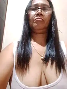 Snapshot of suzzie_hot chatting on 02-07-26, 10:40 suzzie hot online show from 02-07-26, 10:40