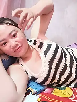 Snapshot of lisn-cute chatting on 05-27-26, 10:44 lisn-cute online show from 05-27-26, 10:44