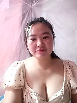 Snapshot of lisn-cute chatting on 05-04-26, 11:35 lisn-cute online show from 05-04-26, 11:35