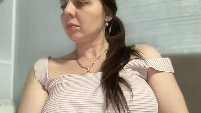 Snapshot of Darsy_Rox chatting on 05-26-26, 05:44 Darsy Rox online show from 05-26-26, 05:44