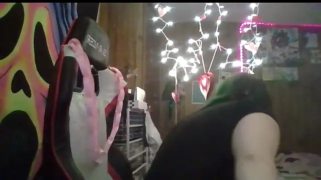 Snapshot of thatskarma chatting on 02-11-26, 05:29 thatskarma online show from 02-11-26, 05:29