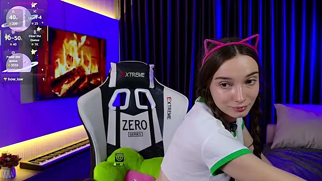 AnnyShore online show from 02-24-26, 12:00