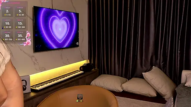 AnnyShore online show from 04-12-26, 12:03