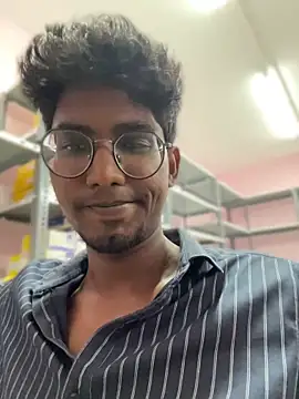 Snapshot of chennai_sexyboy chatting on 07-25-26, 08:00 chennai sexyboy online show from 07-25-26, 08:00