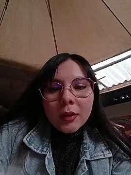 Snapshot of Yulska chatting on 05-06-26, 10:47 Yulska online show from 05-06-26, 10:47