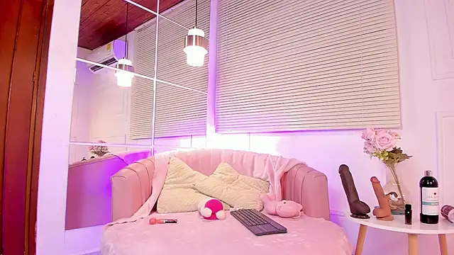 velvetnami online show from 04-07-26, 12:40