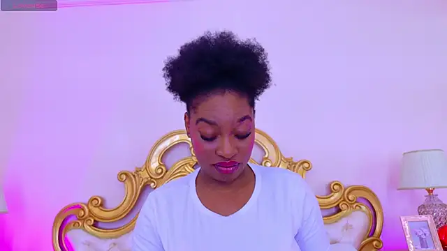 Snapshot of NatashaSilvers chatting on 02-25-26, 12:38 NatashaSilvers online show from 02-25-26, 12:38