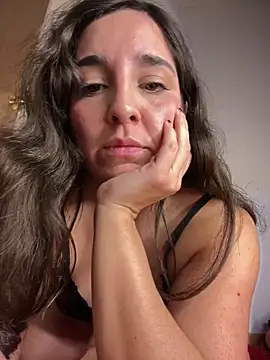 Latinaelisa online show from 06-10-26, 03:41