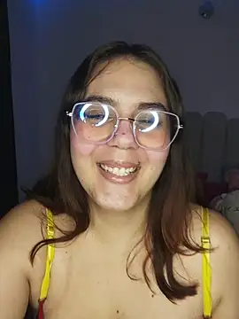 Snapshot of its_lauu_ chatting on 05-17-26, 05:51 its lauu online show from 05-17-26, 05:51