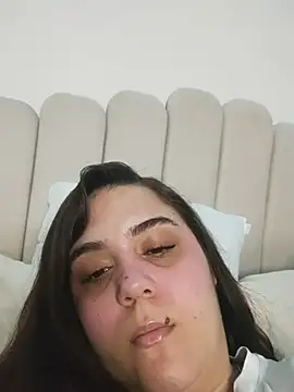 its lauu  online show from 06-26-26, 05:02