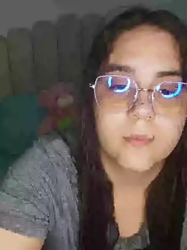 Snapshot of its_lauu_ chatting on 04-30-26, 05:36 its lauu online show from 04-30-26, 05:36