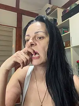 MiriamDelyn online show from 04-24-26, 08:00