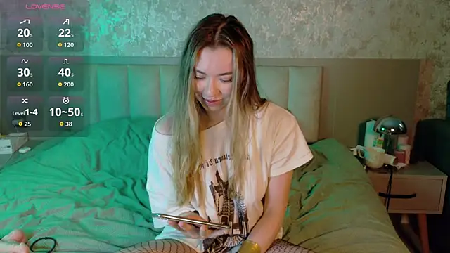 gwenonl1ne online show from 06-12-26, 10:02