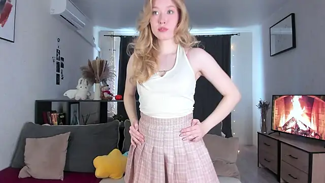 AmyLouWood online show from 02-09-26, 07:06