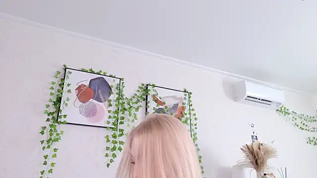 AmyLouWood online show from 07-23-26, 12:57