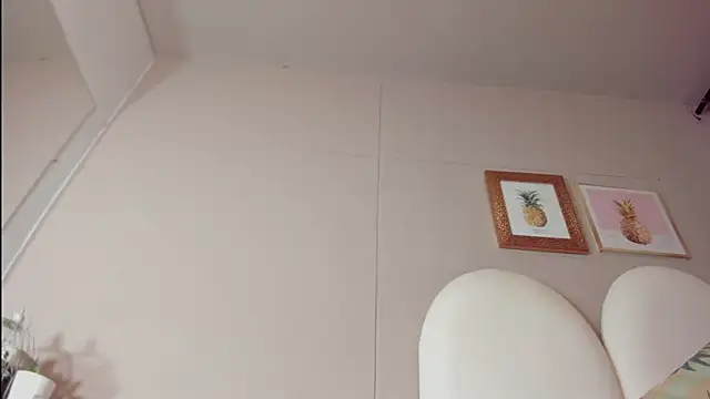 Snapshot of luna_bradley_ chatting on 04-08-26, 12:39 luna bradley online show from 04-08-26, 12:39
