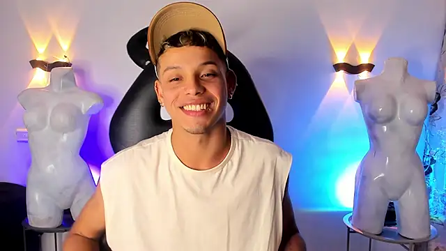 Snapshot of Gael_zambrano chatting on 02-24-26, 11:49 Gael zambrano online show from 02-24-26, 11:49