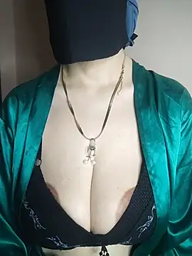 Snapshot of Nada_Oh chatting on 06-16-26, 04:34 Nada Oh online show from 06-16-26, 04:34