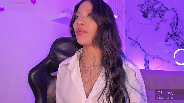Snapshot of NicoleMonet1 chatting on 06-09-26, 10:22 NicoleMonet1 online show from 06-09-26, 10:22