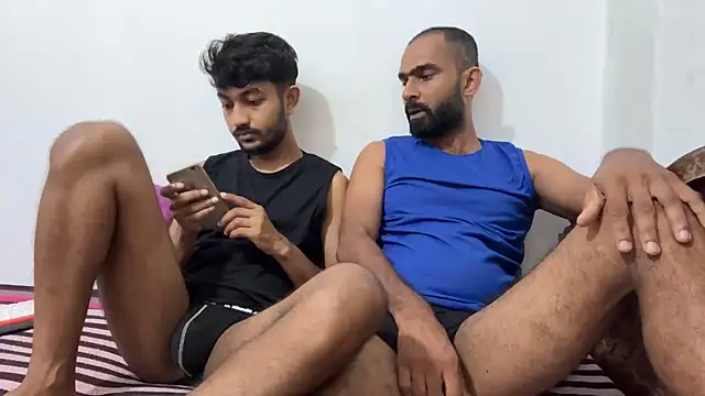 Snapshot of DesiDaddyandSon chatting on 05-31-26, 11:05 DesiDaddyandSon online show from 05-31-26, 11:05