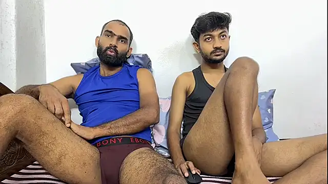 Snapshot of DesiDaddyandSon chatting on 06-16-26, 01:49 DesiDaddyandSon online show from 06-16-26, 01:49