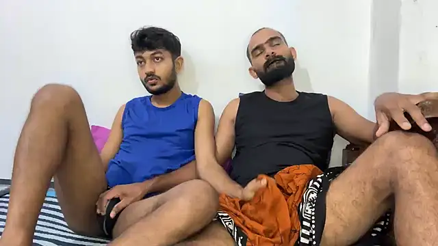 Snapshot of DesiDaddyandSon chatting on 06-04-26, 03:00 DesiDaddyandSon online show from 06-04-26, 03:00