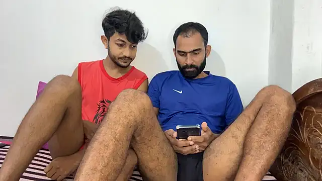 Snapshot of DesiDaddyandSon chatting on 05-14-26, 02:30 DesiDaddyandSon online show from 05-14-26, 02:30