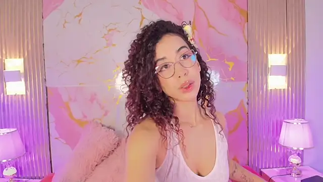 Woo isDaphne online show from 04-02-26, 10:49