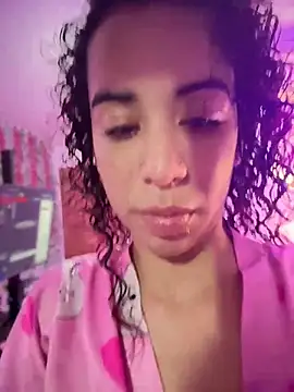 Woo isDaphne online show from 03-26-26, 10:51