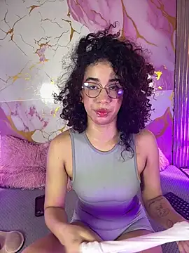 Woo isDaphne online show from 04-13-26, 10:58